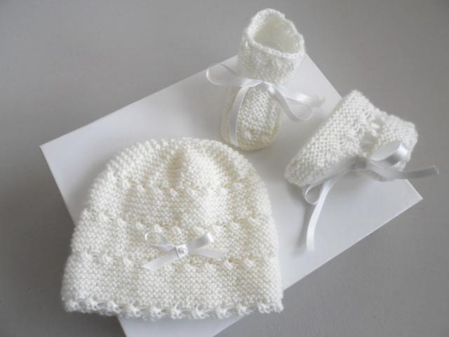 Photo Bonnet, chaussons écrus bébé FILLE  tricot laine fait main image 2/6