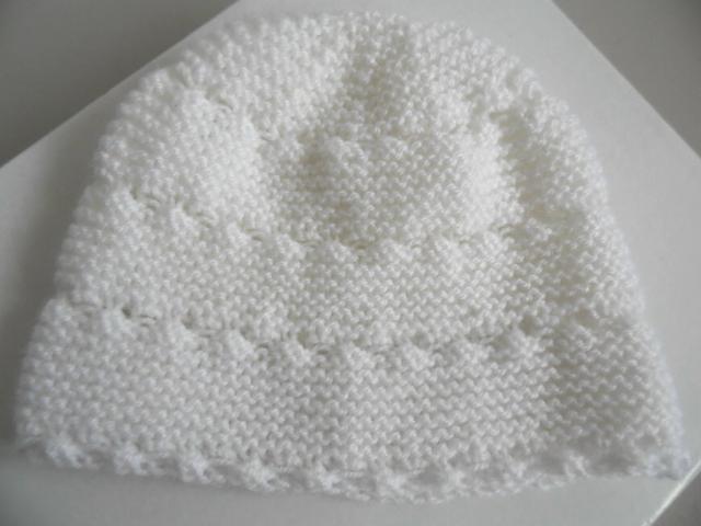 Photo Bonnet et chaussons blancs tricot fait main image 2/6