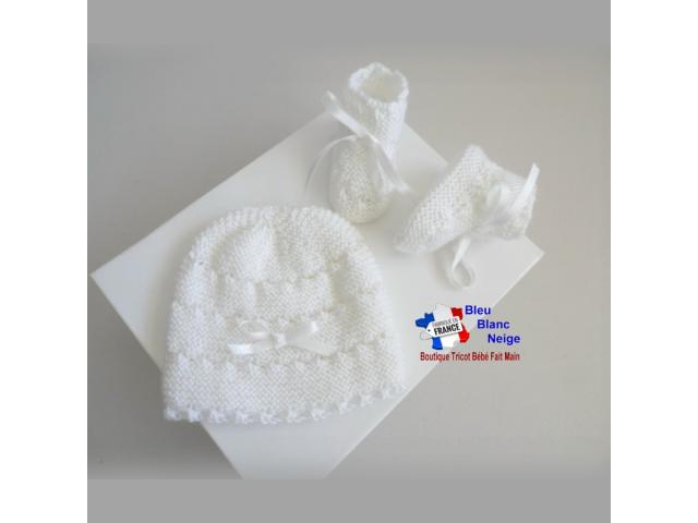 Photo Bonnet et chaussons tricotés main layette bébé fille image 2/6
