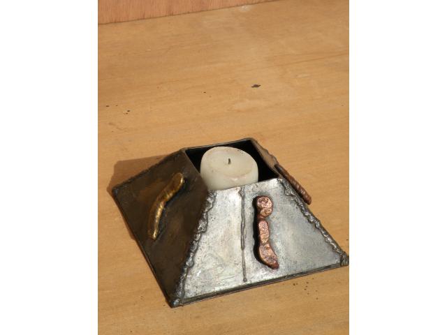 Photo Bougeoirs Pyramides Volcans en Acier image 2/4