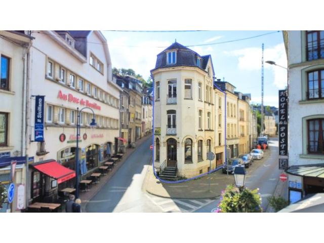Photo Bouillon centre : charmant immeuble comprenant 2 maisons de commerce. image 2/5