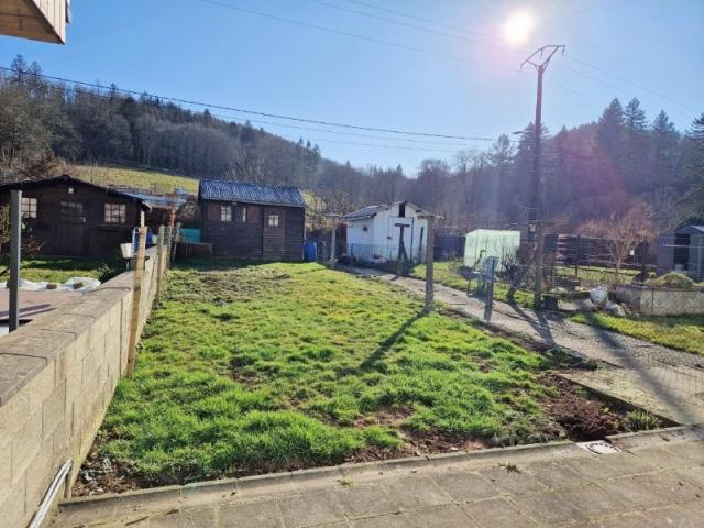Photo Bouillon : maison mitoyenne, jardin, garage, 2 chambres, bureau. image 2/6