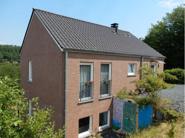 Photo Bouillon : Spacieuse maison 4 faç, 4ch, 2sdb, jardin, belle vue. image 2/6