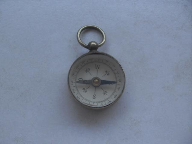 Photo boussole (ancienne) image 2/2