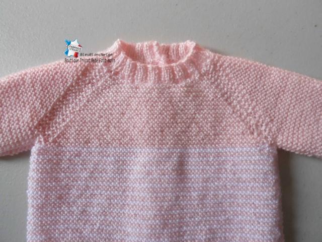 Photo Brassière tricot bébé manches raglan rose et blanc layette tricotée main image 2/5