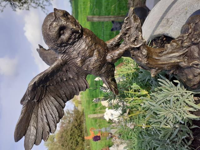 Photo BRONZE SIGNE SUR SOCLE MARBRE (l'envol de la chouette) image 2/6