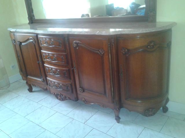 Photo Buffet avec plateau marbre, table SAM et chaise image 2/5