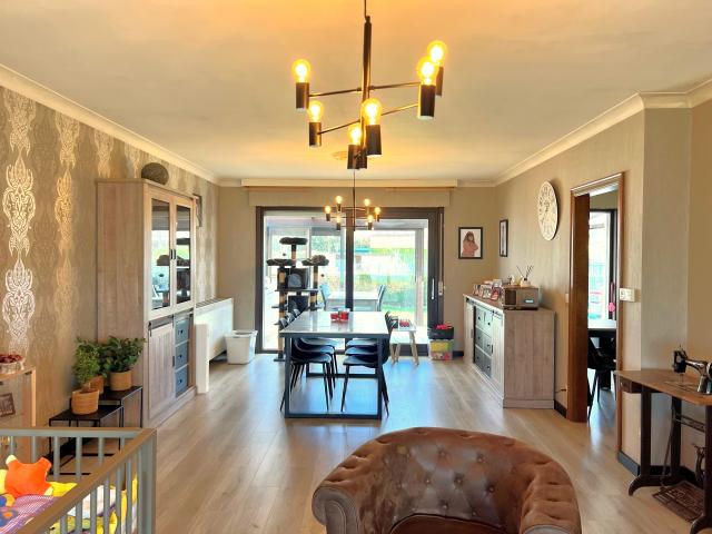 Photo Bungalow avec 3 chambres, jardin et garage! image 2/6