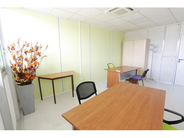 Photo Bureau 302 image 2/3