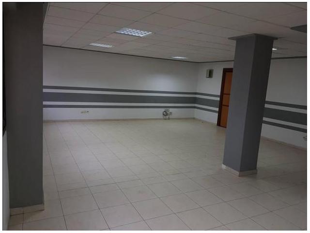 Photo Bureau open space au Bd Med V image 2/2
