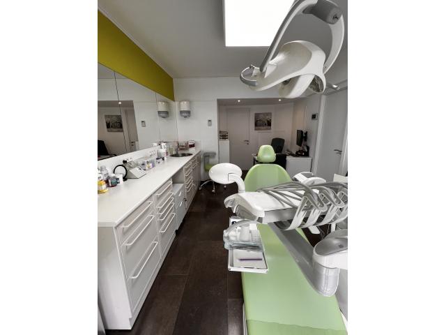 Photo Cabinet dentaire dans centre médical à louer image 2/3