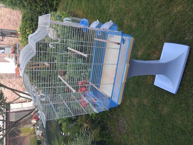 Photo cage image 2/4