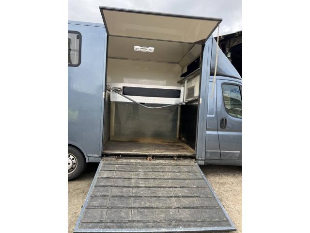 Photo Camion VL Citroen Jumper 2009 pour 2 Chevau image 2/3
