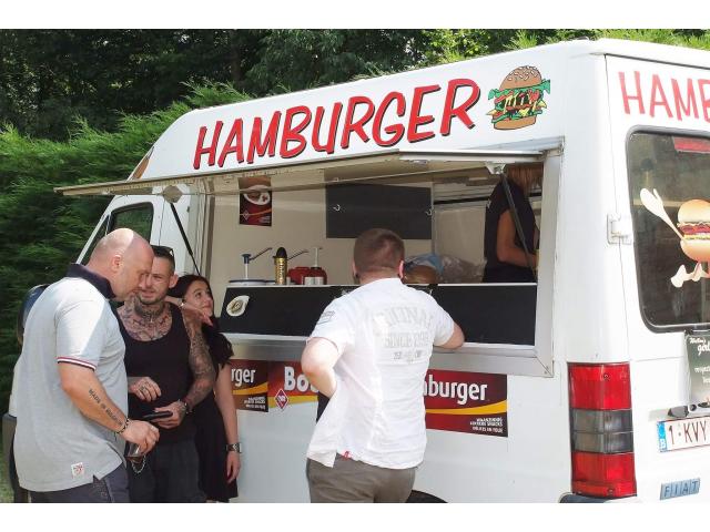 Photo camionette hamburgers a domicile image 2/2