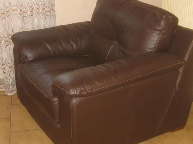 Photo canapé +fauteuil en cuir image 2/2
