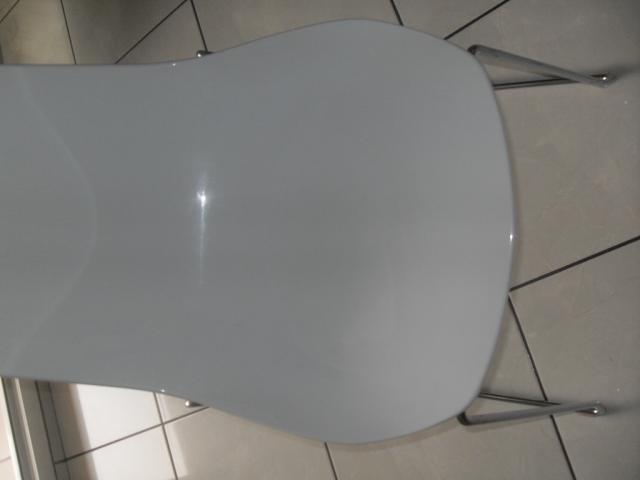 Photo chaise laquée blanche image 2/4