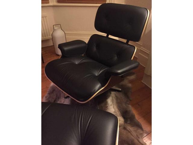 Photo Chaise longue et pouf d'origine Herman Miller en noyer Eames image 2/4