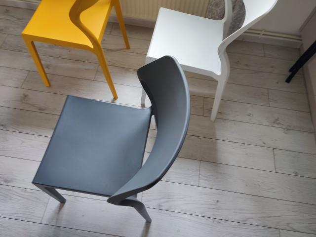 Photo Chaises achat 4 pieds à Barentin 76 image 2/3