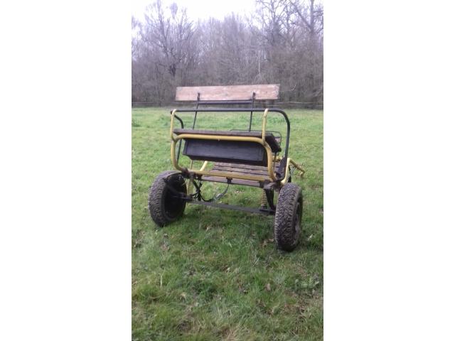 Photo charrette à cheval 2 roues image 2/2