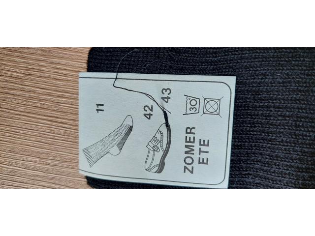 Photo Chaussettes fines noires 75 % laine + 25% polyamide image 2/3