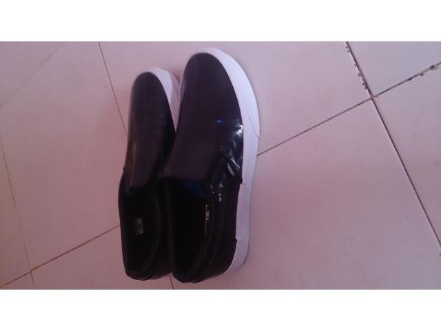 Photo Chaussures hommes et femmes image 2/6