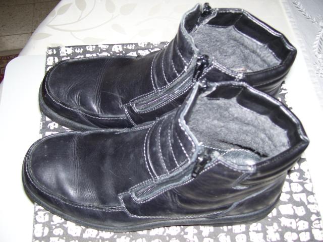 Photo Chaussures montantes fourrées en cuir noir Pointure 42 image 2/2