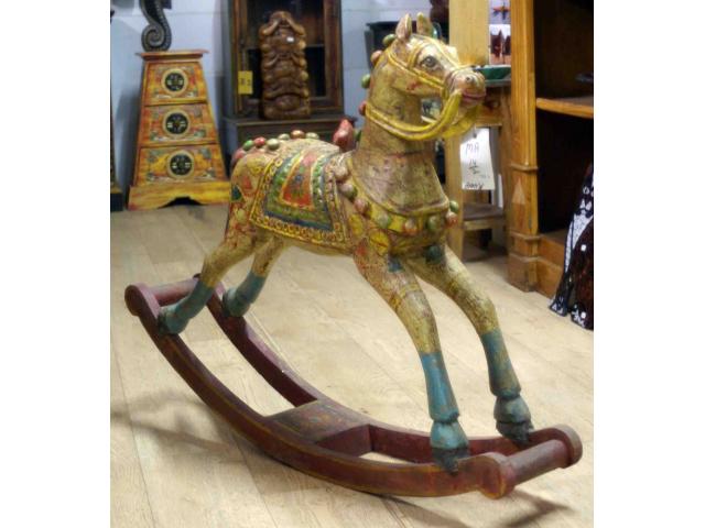 Photo Cheval à bascule en bois peint - H: 70 cm image 2/4