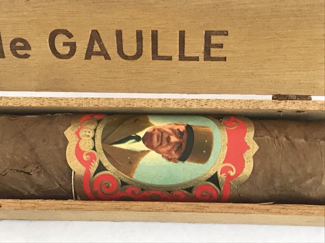 Photo cigare de collection " General de Gaulle" boite bois image 2/3