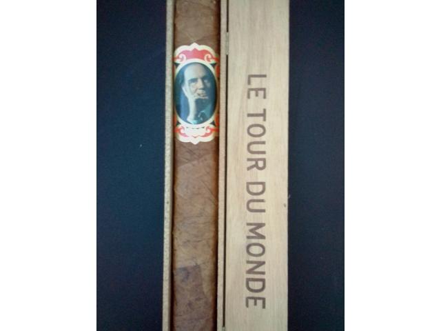Photo Cigare et bague le tour du monde à l'effigie de François Mitterrand numéro 180 image 2/3
