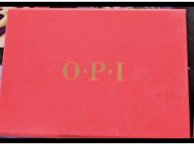 Photo Coffret rouge OPI Nature strong neuf image 2/3