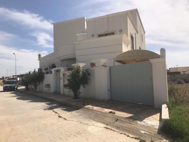 Photo Complexe habitation Haut Standing (Villa + 6 Appartements et Un studio) Ben Arous  à Tunisie image 2/6