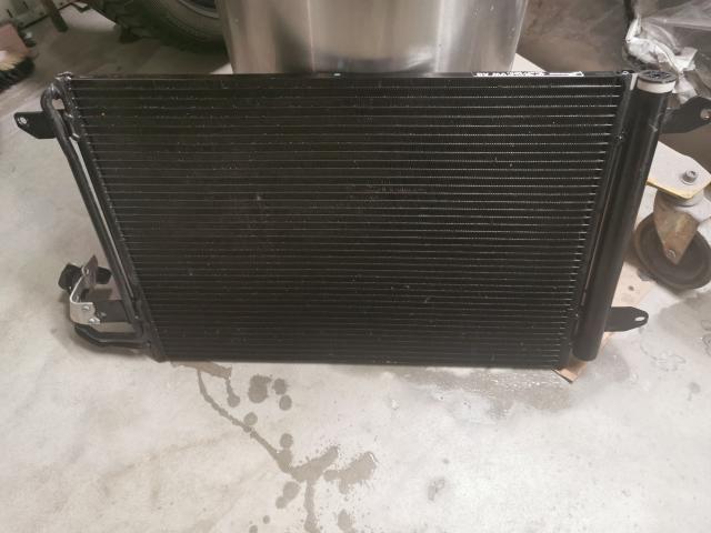 Photo Condenseur radiateur airco 1K0820411AJ image 2/3