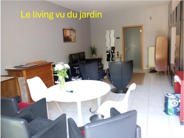 Photo Dans un clos, maison récente orientée sud-ouest image 2/6