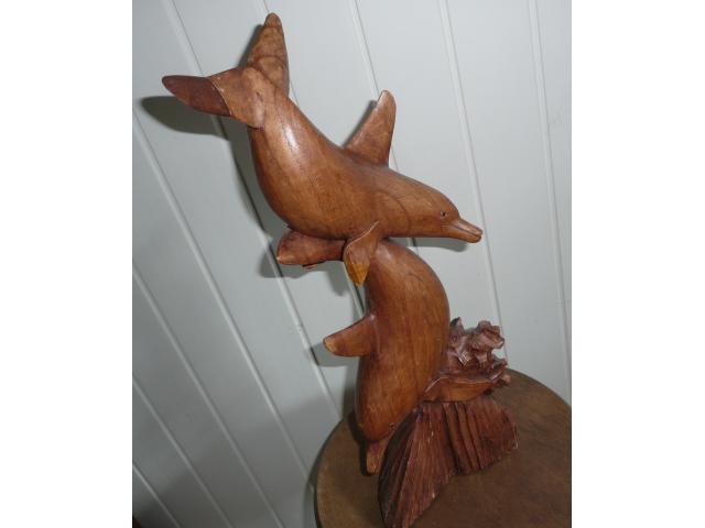 Photo DAUPHINS en bois sculpté image 2/3