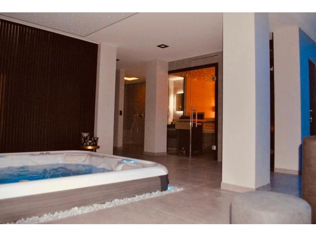 Photo Diamond Wellness - spa privé à Bruxelles, chambre sauna et jacuzzi image 2/6