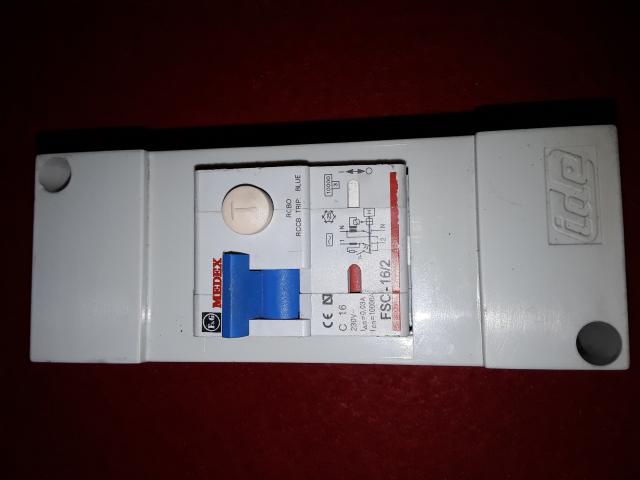 Photo DISJONCTEUR DIFFERENTIEL MEDEX FSC 16A image 2/3