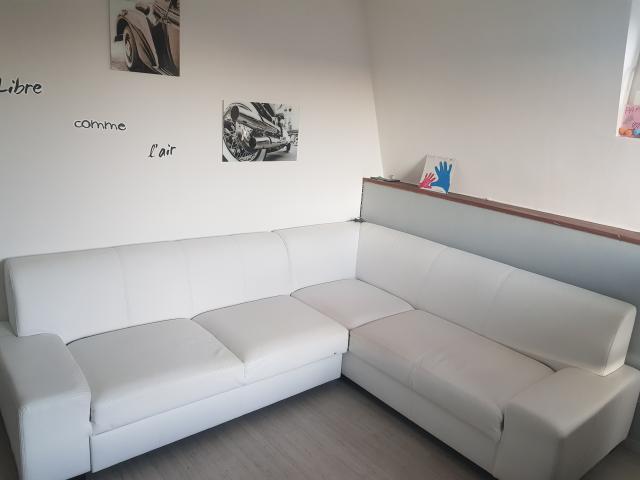 Photo Divan blanc d angle image 2/2