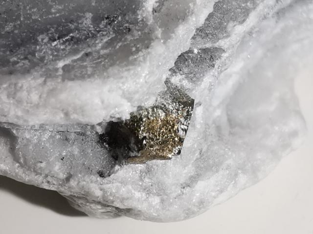 Photo Dolomite et pyrite-minéraux de collection image 2/2