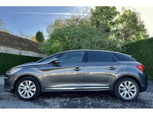 Photo DS 5 2.0 Blue HDi Sport Chic - 03 2017 image 2/6