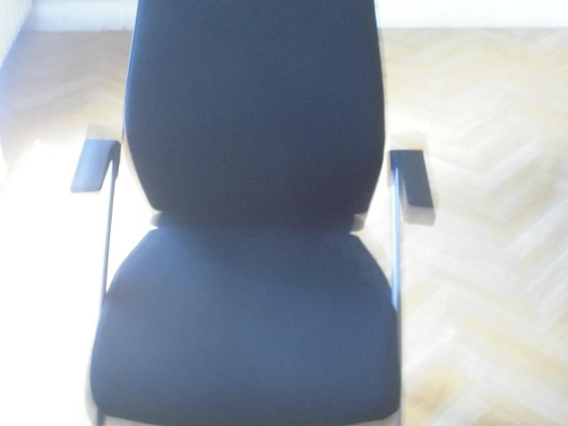 Photo échange chaise de bureau image 2/4