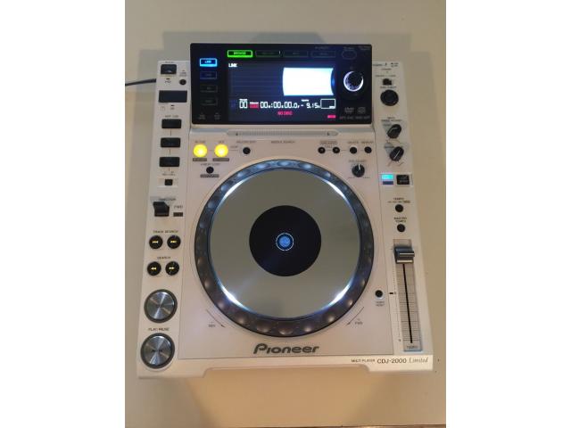Photo Édition limitée CDJ-2000 et DJM-900 Nexus image 2/4