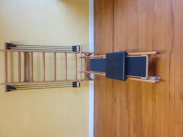 Photo Espalier avec banc de musculation et tendeurs type suédois image 2/3