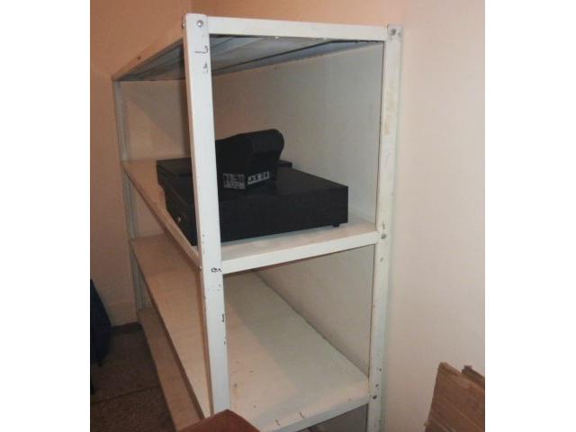 Photo Etagère métallique image 2/2