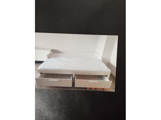 Photo ÉTAT IMPECCABLE, LIT IKÉA BRISMES COMPLET avec 2 matelas, 2 sommiers, 2 tiroirs, possible pour 2 per image 2/6
