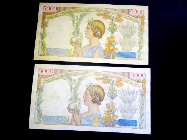 Photo F 46 ---- LOT DE 2 BILLETS 5000F VICTOIRE NEUFS image 2/2