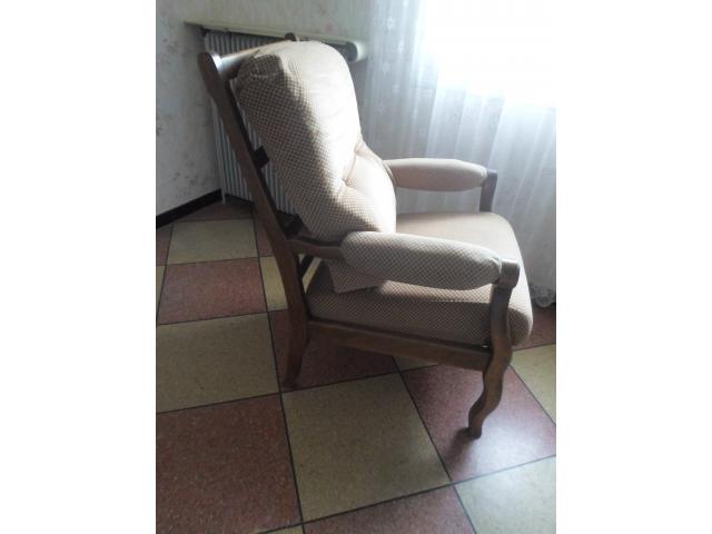 Photo fauteuil en tissu image 2/2
