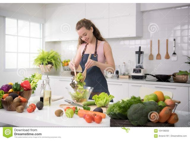 Photo Femme de ménage chez Master Contact company image 2/3