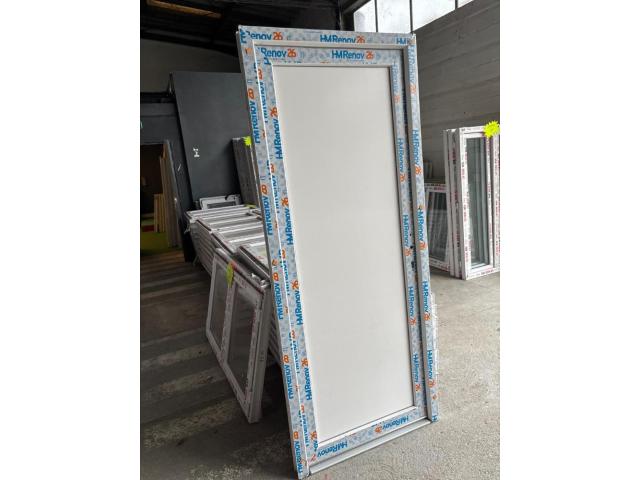 Photo Fenêtres volets porte led miroir image 2/6