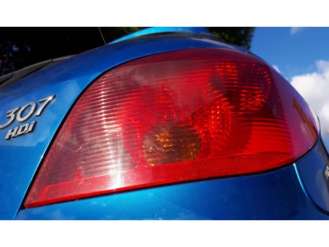 Photo feux arrière    Peugeot  307   30€    pièces  tel 06.27.57.73.96.   le prix et   ferme image 2/2