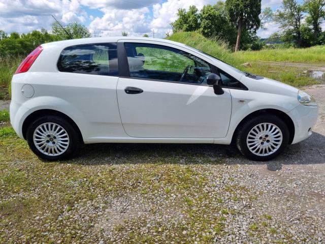 Photo Fiat Punto 2009 3portes 156000km 1.3jtd 70cv pack électrique image 2/6